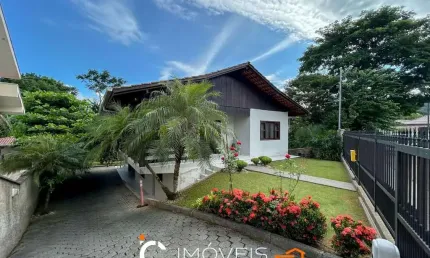 Casa com 4 dormitórios à venda, 256 m² por R$ 890.000,00 - Salto do Norte - Blumenau/SC
