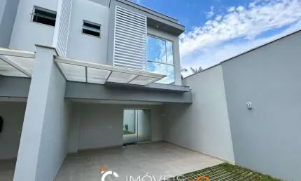 Sobrado com 3 dormitórios à venda, 114 m² por R$ 455.000,00 - Velha Central - Blumenau/SC