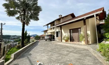 Casa com 3 dormitórios à venda, 243 m² por R$ 1.600.000,00 - Fortaleza - Blumenau/SC