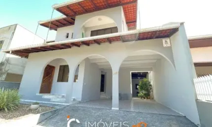 Casa com 3 dormitórios sendo 1 suíte à venda, 297 m² por r$ 999.900 - garcia - blumenau/sc