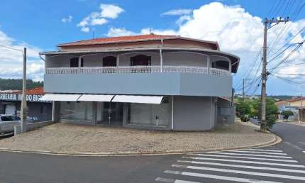 Salão Comercial  no Jardim Olinda: 1 Sala, 2 Banheiros, 379,00 m² - Imperdível!