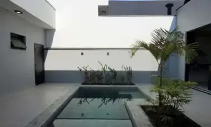 Linda casa térrea com três suítes e piscina no condomínio Jardim Laguna em Indaiatuba.