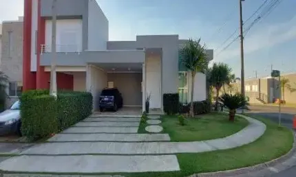Casa em Condomínio de Alto Padrão em Indaiatuba-SP  4 quartos, 1 suíte, 2 salas, 5 banheiros, 4 vagas de garagem  248,50 m² de área.