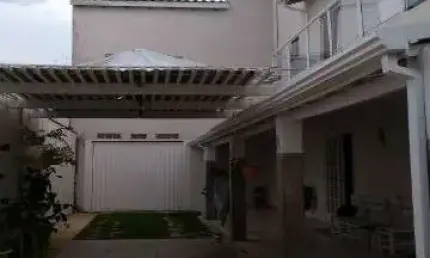 Impecável casa à venda no Jardim Regina, Indaiatuba-SP: 3 quartos, 1 suíte, 2 salas, 2 banheiros, 5 vagas, 280 m².