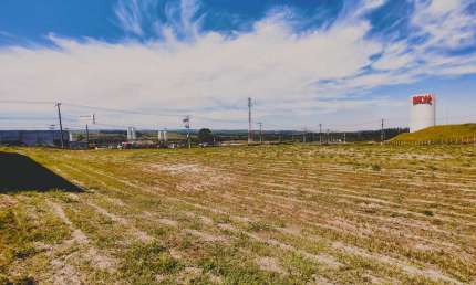 Área industrial/comercial à venda com 19.324 m² na Rodovia Santos Dumont (SP-75) em Indaiatuba/SP