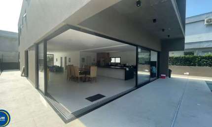Linda casa de praia no Condomínio Hanga Roa (litoral norte)