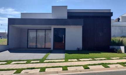 Casa em condomínio de luxo em Indaiatuba-SP: 3 suítes, 2 salas, 5 banheiros, 4 vagas e 190m² de área. Venha conhecer!