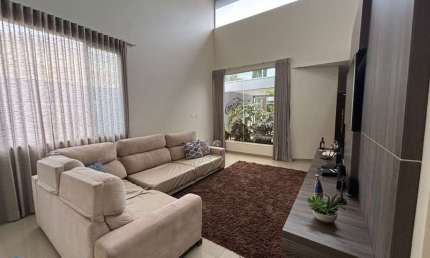 Casa em Condomínio de Luxo em Indaiatuba-SP: 4 Quartos, 2 Suítes, 214,84m², 2 Salas, 5 Banheiros, 4 Vagas. Venha Conferir!
