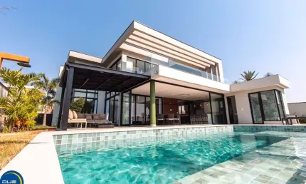 Casa de luxo em condomínio à venda em indaiatuba-sp, parque villa dos pinheiros: 5 quartos, 5 suítes, 2 salas, 399,58m².