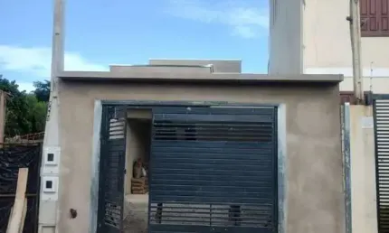 Imperdível oportunidade! Casa à venda no Centro de Indaiatuba-SP, 3 quartos, 1 suíte, 2 salas, 2 banheiros, 2 vagas, 122m².