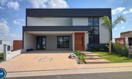Casa de alto padrão em condomínio no Jardim Residencial Dona Maria Candida, Indaiatuba-SP: 3 suítes, 2 salas, 5 banheiros, 4 vagas, 187m².