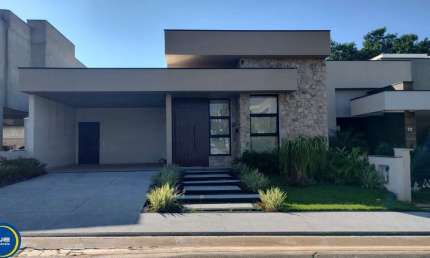 Casa de Luxo em Condomínio na Cidade de Indaiatuba-SP: 3 Quartos, 3 Suítes, 2 Salas, 5 Banheiros, 4 Vagas - 222m².