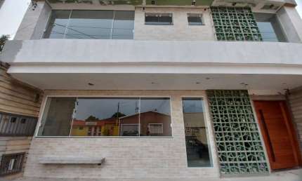 Prédio Comercial à Venda no Centro de Indaiatuba-SP: 411,41m² de Luxo e Conforto em 1 Sala e 8 Banheiros