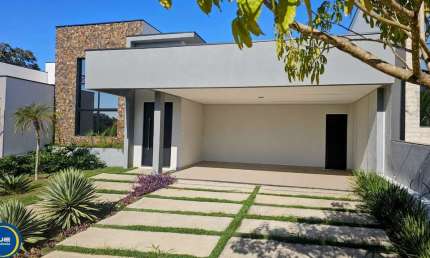 Casa térrea com 3 suítes, pé-direito alto, piscina e gourmet à venda no Jardim Piemonte - Indaiatuba/SP