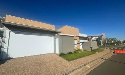 Casa de luxo em condomínio - 4 quartos, 2 suítes, 178m², Indaiatuba-SP, Jardim Residencial Dona Lucilla. Venha conferir!