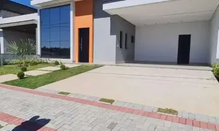 Linda casa térrea com três suítes e piscina no condomínio jardim laguna em indaiatuba.