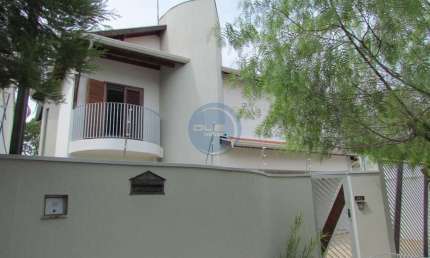 Sobrado de Luxo à Venda em Solar de Itamaracá, Indaiatuba-SP  4 Quartos, 2 Salas, 5 Banheiros, 5 Vagas  230m²