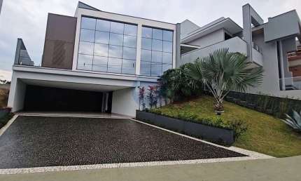 Casa de alto padrão em condomínio no Jardim Residencial Helvétia Park II em Indaiatuba-SP: 4 quartos, 4 suítes, 2 salas, 6 banheiros, 6 vagas, 246 m².
