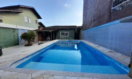 Casa ampla com piscina a 500m da Praia, conforto e lazer em um só Lugar!