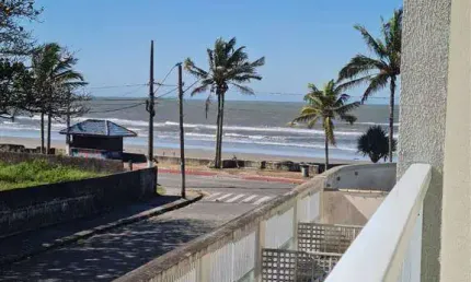 Sobrado com vista para o mar, excelente localização.