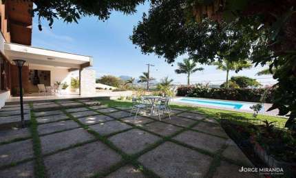 Casa de alto padrão com 4 suítes à venda no São Judas Tadeu - Guarapari/ES