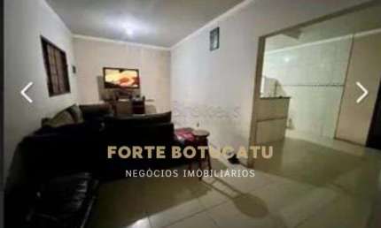 Casa à venda no bairro Conjunto Habitacional Humberto Popolo - Botucatu/SP