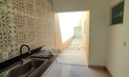Casa com 2 quartos para alugar no Jardim Ypê, Botucatu 