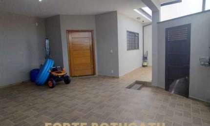 Casa à venda no bairro Jardim Itamarati - Botucatu/SP