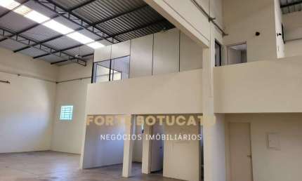 Casa comercial para alugar no Jardim Aeroporto, Botucatu 