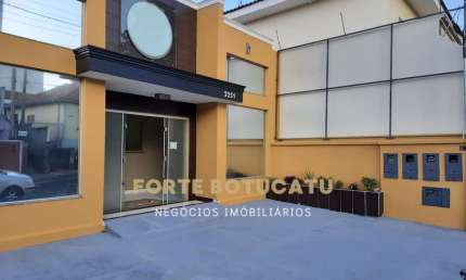 Casa comercial para alugar no Centro, Botucatu 