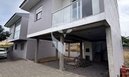 Casa em condomínio fechado com 2 quartos à venda no Rio Branco, Caxias do Sul  por R$ 380.000