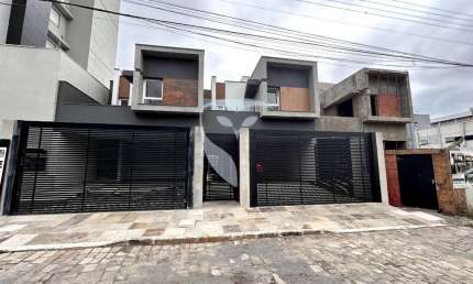 Casa com 3 quartos à venda no Sagrada Família, Caxias do Sul  por R$ 880.000