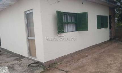 Casa à venda na Servidão Izabel João Jacinto, 395, Sambaqui, Florianópolis por R$ 450.000