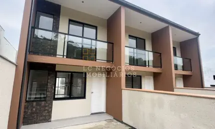 Sobrado à venda no bairro Sertão do Maruim - São José/SC