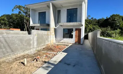 Sobrado à venda no bairro Sertão do Maruim - São José/SC