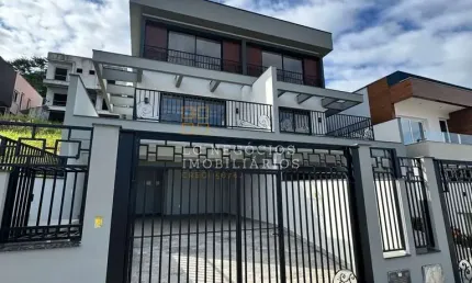Sobrado à venda no bairro São Sebastião - Palhoça/SC