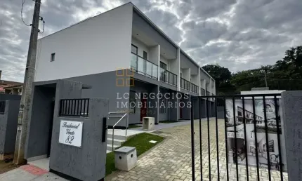 Sobrado à venda no bairro Real Parque - São José/SC
