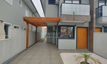 Sobrado à venda no bairro Praia do Sonho - Palhoça/SC