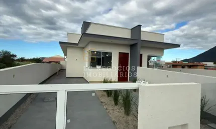 Casa à venda no bairro Guarda do Cubatão - Palhoça/SC