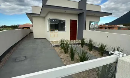 Casa à venda no bairro Guarda do Cubatão - Palhoça/SC
