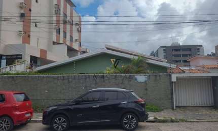 Casa Ampla com 3 dormitórios, Sala e Varanda à venda por R$ 2.500.000 - Manaíra - João Pessoa/PB