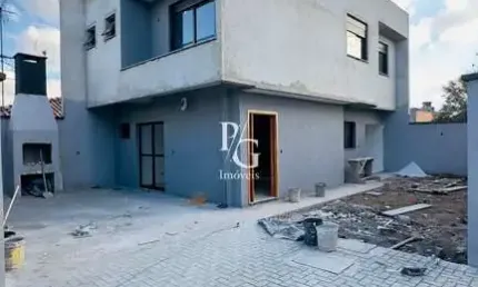 Sobrado com 131m² - 3 dorm.  sendo 1 suíte c/ Hidromassagem e ótimo padrão de acabamento