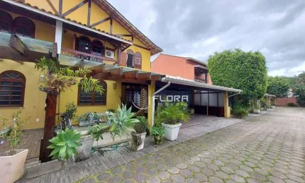 Casa com 3 dormitórios à venda, 304 m² por R$ 750.000,00 - Serra Grande - Niterói/RJ