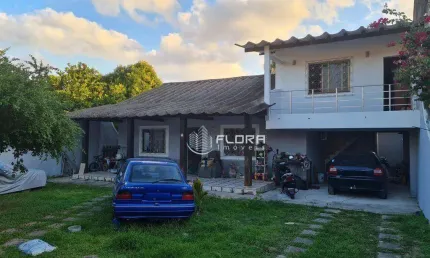 Casa com 4 dormitórios à venda, 272 m² por R$ 650.000,00 - Itaipu - Niterói/RJ