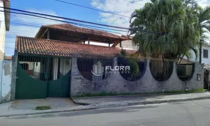 Casa com 3 dormitórios à venda, 250 m² por R$ 735.000,00 - Serra Grande - Niterói/RJ