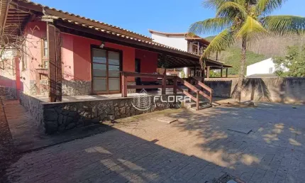 Casa com 3 dormitórios à venda, 250 m² por R$ 900.000,00 - Itaipu - Niterói/RJ