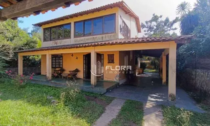 Casa com 3 dormitórios à venda, 319 m² por R$ 850.000,00 - Itaipu - Niterói/RJ