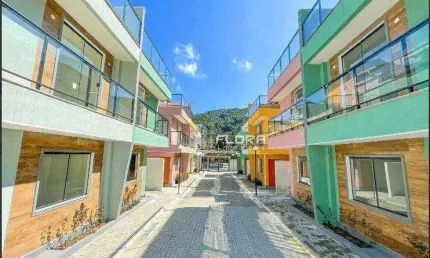 Casa com 3 dormitórios à venda, 117 m² por R$ 520.000,00 - Itaipu - Niterói/RJ