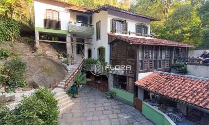 Casa com 4 dormitórios à venda, 540 m² por R$ 1.100.000,00 - Vila Progresso - Niterói/RJ