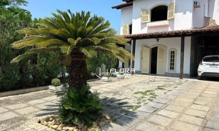 Casa com 4 dormitórios à venda, 213 m² por R$ 950.000 - Itaipu - Niterói/RJ